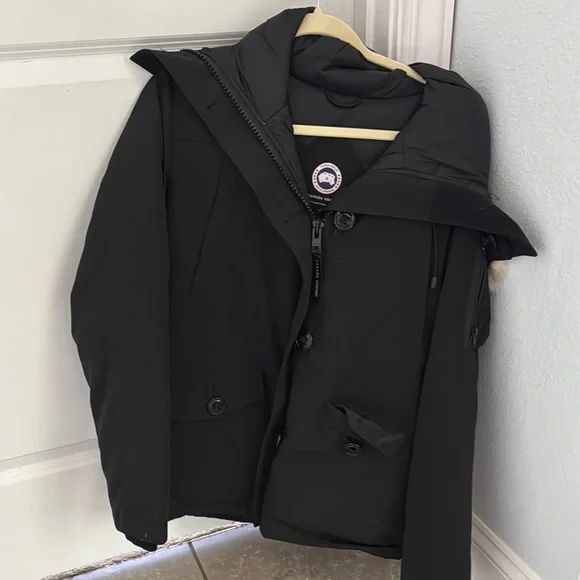 Women’s Canada Goose Coat - Picture 1 of 9